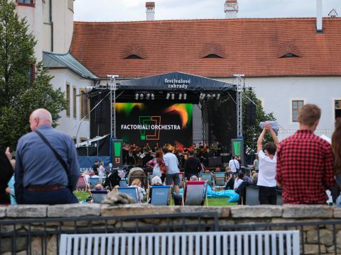 Festivalové zahrady Litomyšl Factorial! Orchestra
